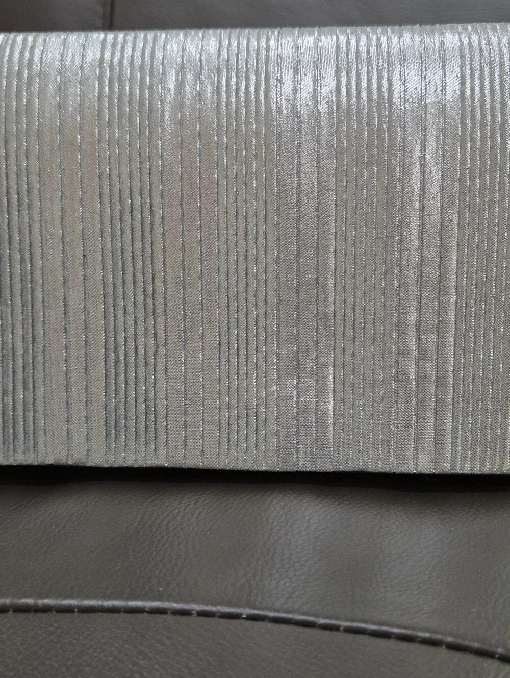 La Regale Silver Pleated Evening Clutch Bag NWOT